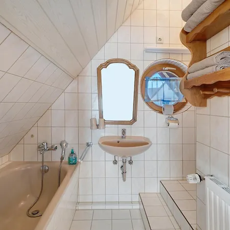 Haus Hoelltalblick *